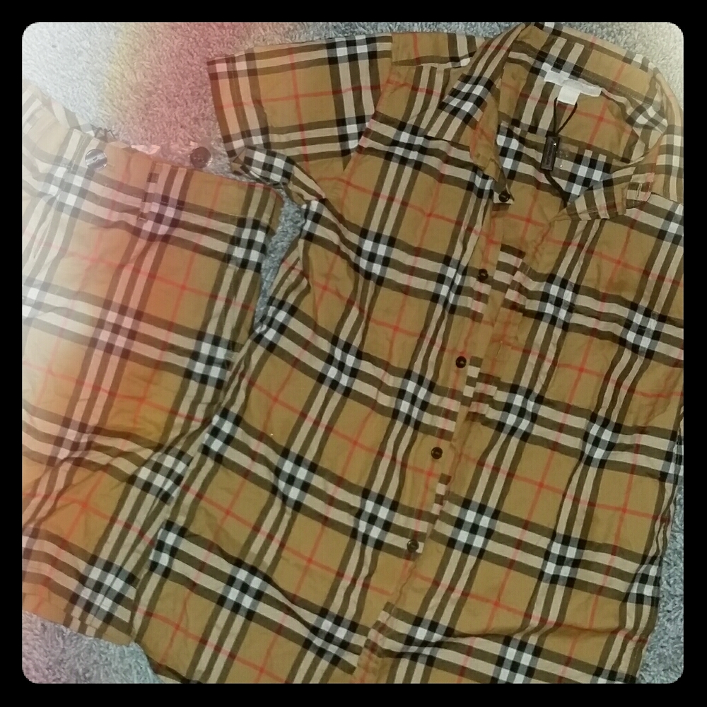 Boys BURBERRYButton Down Short Sleeves Set!